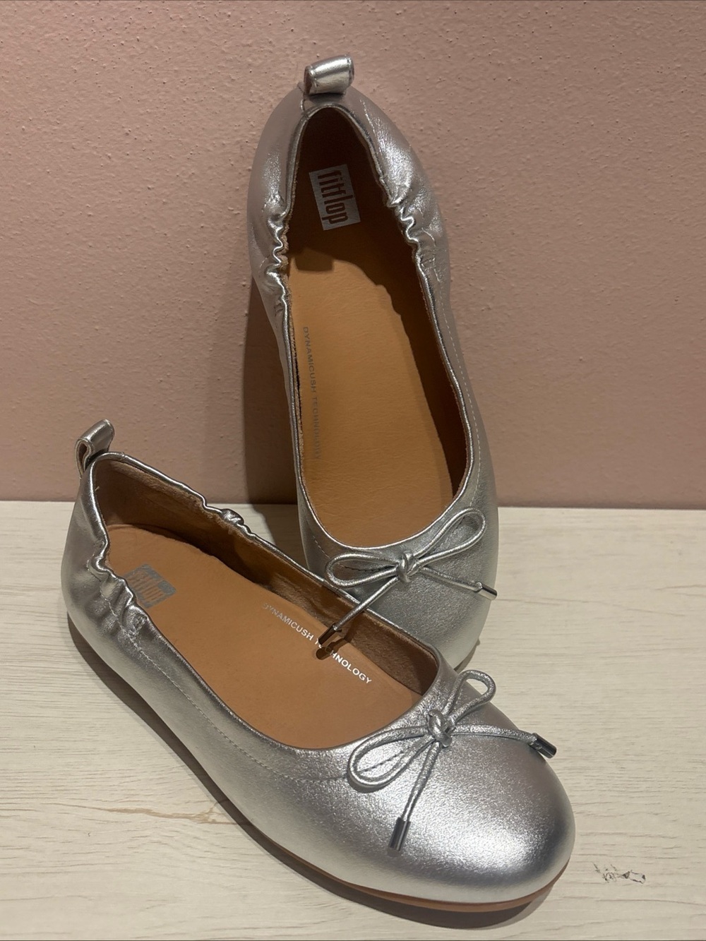 FitFlop Delicato Bow Soft Leather Ballet Ballerina Flat Silver US 7 EU 38 NEW